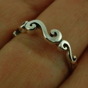 Plain Silver Womens Spiral Ring, rp225