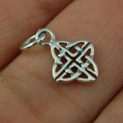 Tiny Celtic Knot Silver Pendant, pn423