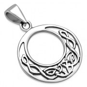 Small Celtic Knot Round Pendant, pn624
